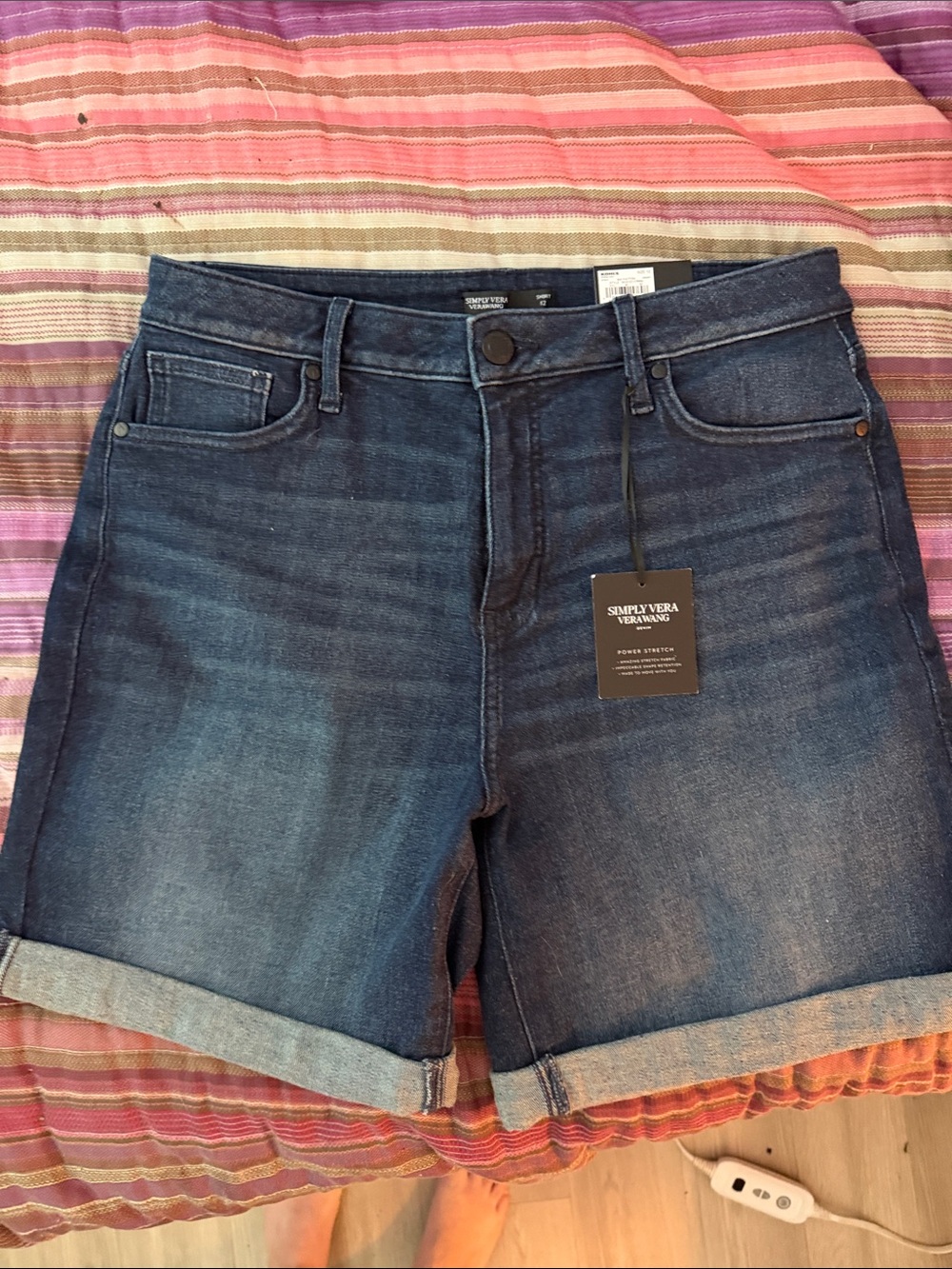 Simply Vera VeraWang High Rise 7” inseam PowerStretch Shorts